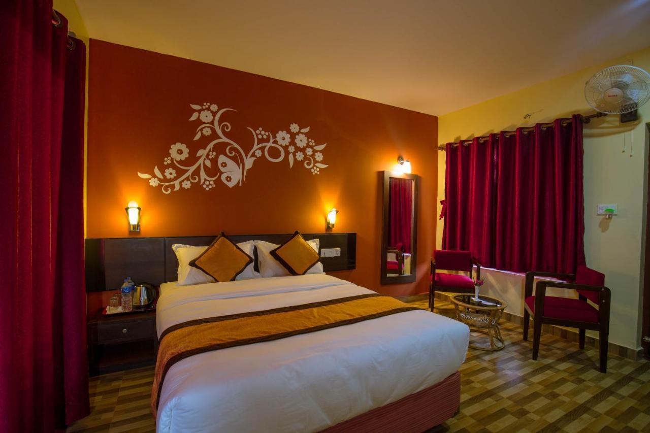 Vision Safari Pvt Ltd Hotel Sauraha Kültér fotó