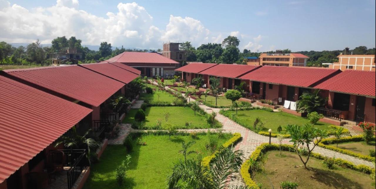 Vision Safari Pvt Ltd Hotel Sauraha Kültér fotó