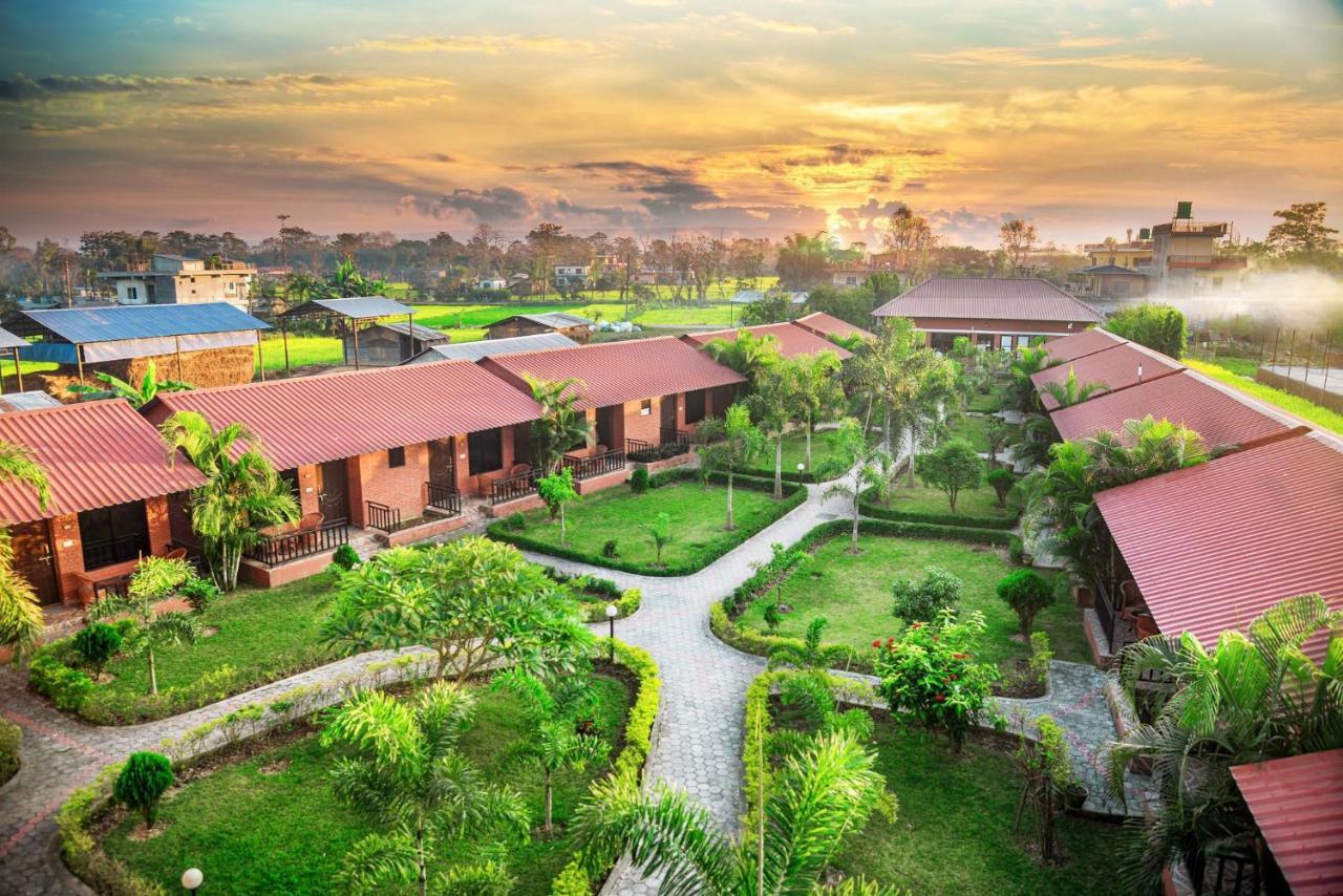 Vision Safari Pvt Ltd Hotel Sauraha Kültér fotó