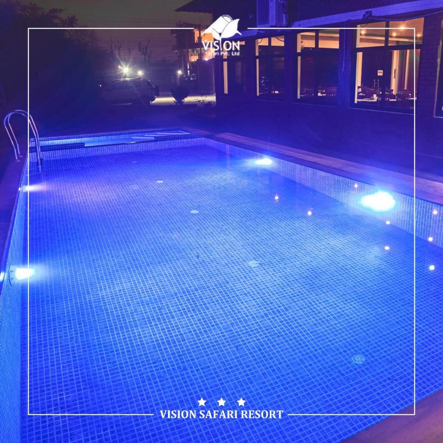 Vision Safari Pvt Ltd Hotel Sauraha Kültér fotó