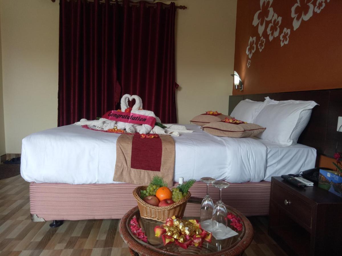Vision Safari Pvt Ltd Hotel Sauraha Kültér fotó