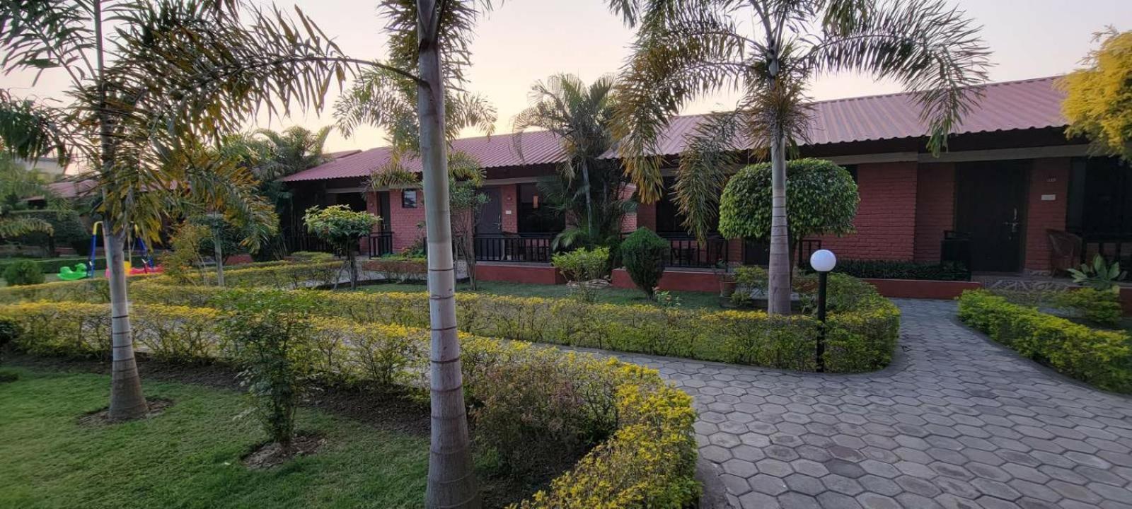 Vision Safari Pvt Ltd Hotel Sauraha Kültér fotó