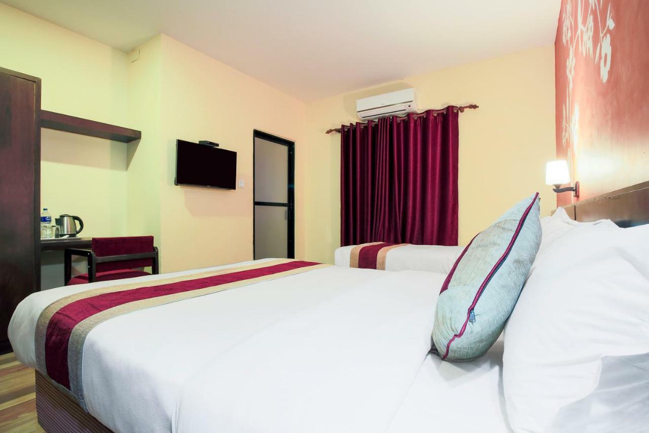 Vision Safari Pvt Ltd Hotel Sauraha Kültér fotó