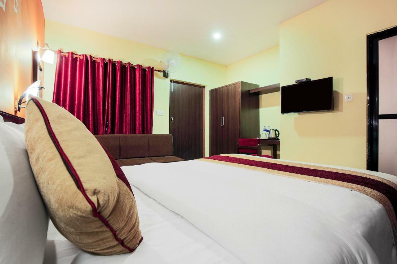 Vision Safari Pvt Ltd Hotel Sauraha Kültér fotó